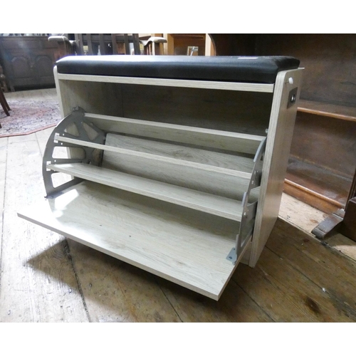 95 - A modern shoe cabinet stool