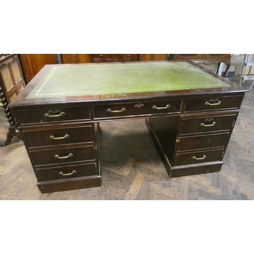 261 - A Georgian style mahogany twin pedestal desk fitted nine drawers with green inset leather top, 5' x ... 