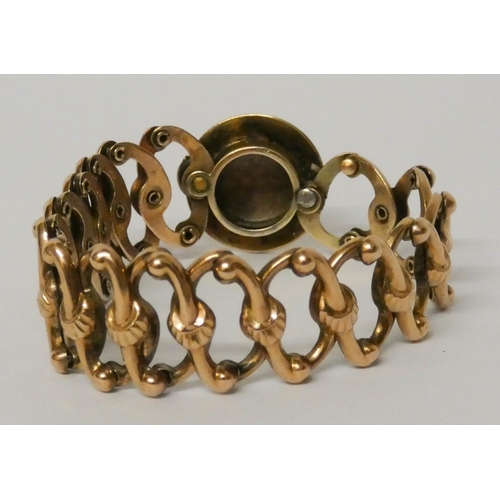 624 - Antique Continental yellow metal (marked 333 - 8ct gold) flexi bracelet, with engraved central circu... 