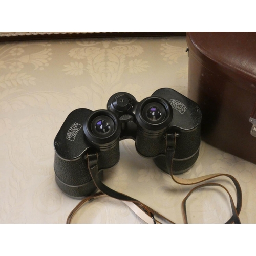 370 - A pair of Karl Zeiss Jena 10 x50 binoculars in case