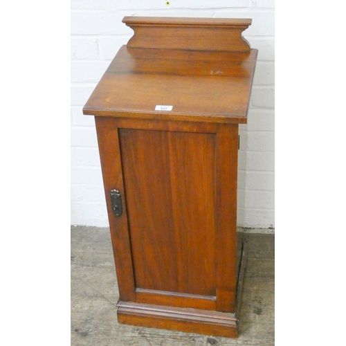 127 - An Edwardian walnut bedside pedestal cupboard