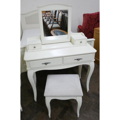 232 - Cream painted French style dressing table, swing mirror with trinket drawers and a matching cabriole... 