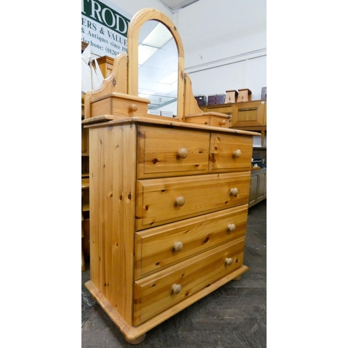 257 - A dressing chest fitted two short and three long drawers with removable trinket shelf and single mir... 