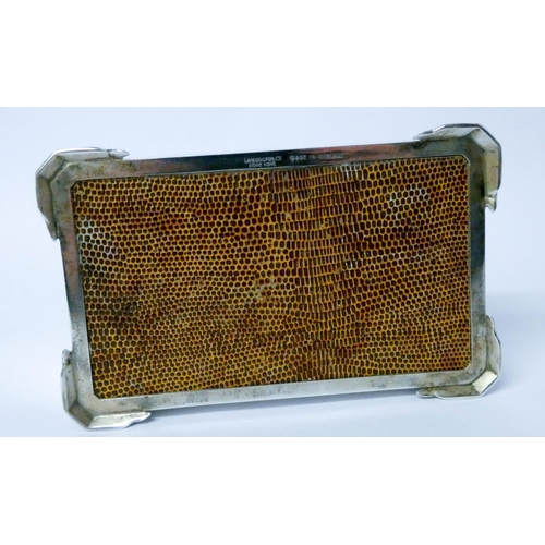 614 - A silver table top cigarette box, retailed by Lane Crawford Co Hong Kong, Birmingham 1962....