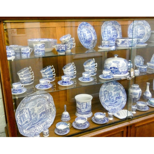 131 - An extensive collection of Spode blue Italian pattern china, approximately 130 pieces comprising che... 