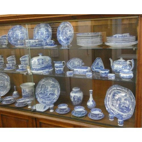 131 - An extensive collection of Spode blue Italian pattern china, approximately 130 pieces comprising che... 