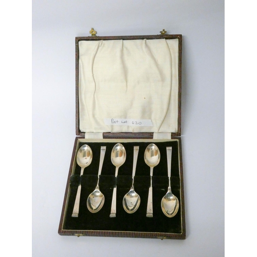 630 - A collection of five Victorian thimbles to include two hallmarked silver examples together with a se...