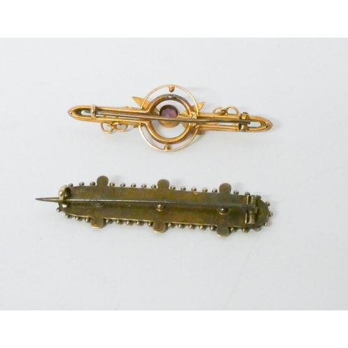 760 - 15ct gold Edwardian brooch, the oval panel with granulated edge and set with pearls, together with a... 