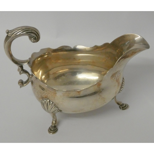 534 - George III silver sauce boat, London hallmarks 1764, 8.9 troy ozs