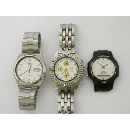 555 - Seiko 5 automatic stainless steel watch with 2 other gents watches