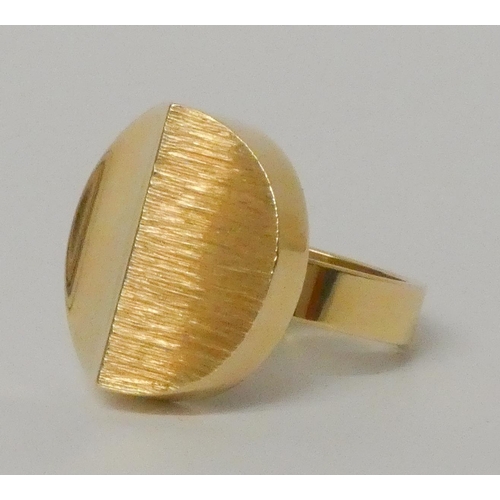 607 - Braemer-Jensen 14ct yellow gold Danish design dress ring of circular form, shank BrJ 585, ring size ... 