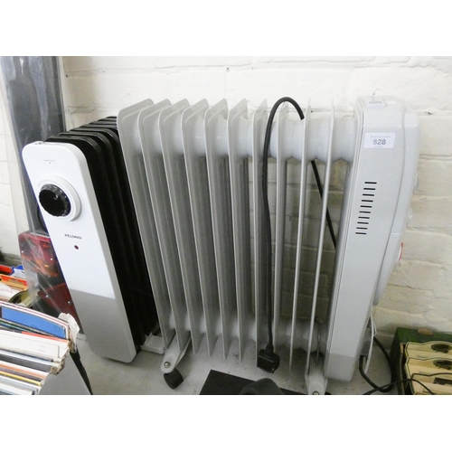 828 - A small six fin Pelonis electric radiator and nine fine electric radiator