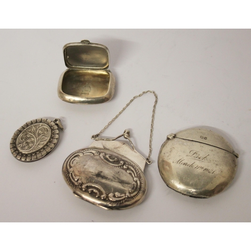 478 - A silver locket, two silver vestas and a miniature silver purse