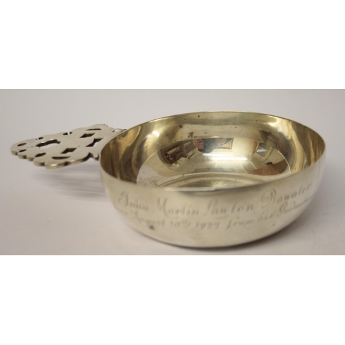 539 - A large silver presentation quaich with presentation inscription. London 1922, 5.9 troy ounces