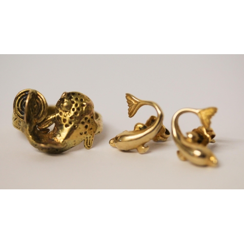 632 - Handmade gold dolphin design ring and a pair of dolphin design gold earrings. Un marked. Gross weigh... 