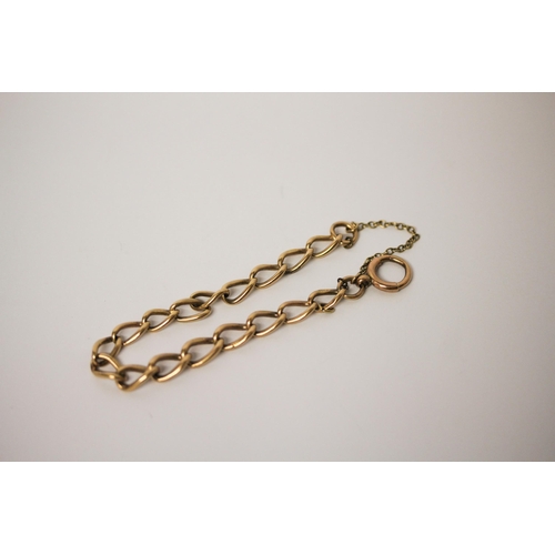 640 - A Victorian 15ct yellow gold curb chain link bracelet, marked every link. Gross weight 16.3 grams