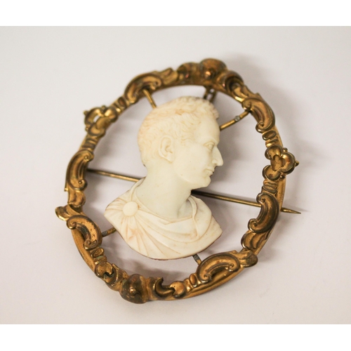 660 - Antique cameo depicting Lord Byron in profile, in pinchbeck oval mount. 7cms long