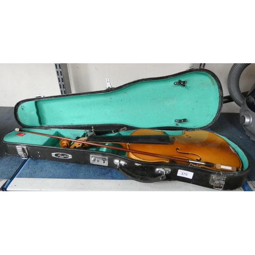 375 - A Lark violin carrying case