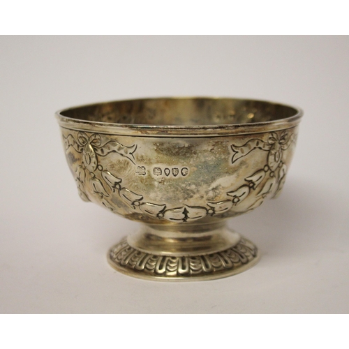 502 - A Victorian silver sugar basin, 5.2 troy ounces, London 1881