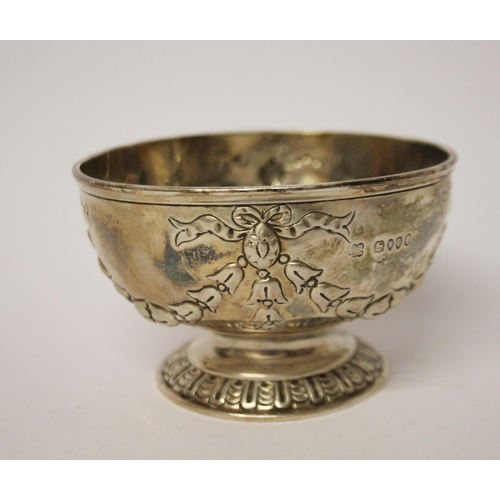 502 - A Victorian silver sugar basin, 5.2 troy ounces, London 1881