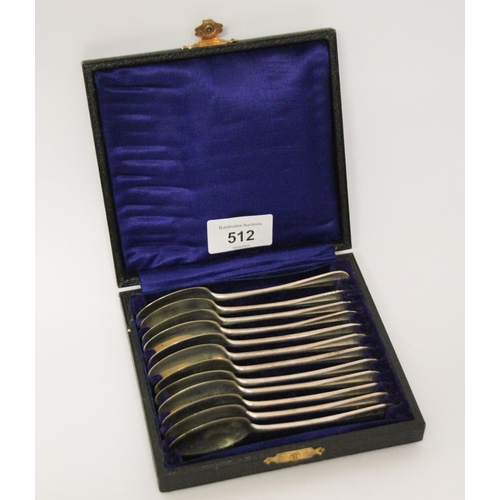 512 - A cased set of 12 silver teaspoons, Edward Barnard & Sons, London 1928. 6 oz troy