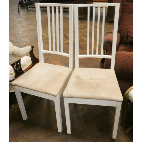 199 - A pair of modern white slat back dining chairs with fawn upholstered seats