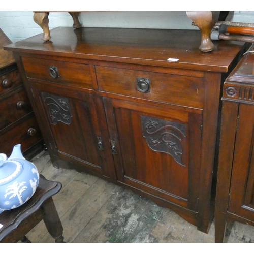 55 - An Edwardian walnut sideboard fitted two drawers and cupboards, 4' wide