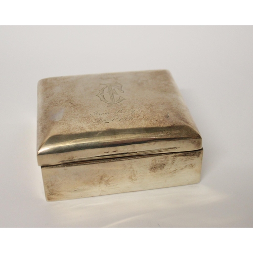 542 - An Edwardian  small silver cigarette box, 9.5 cms across