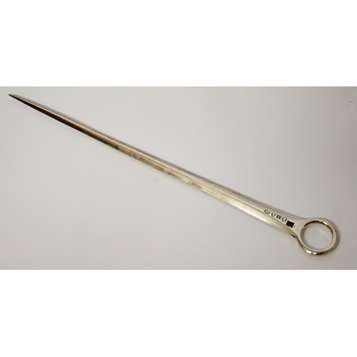 546 - George III silver meat skewer, London 1792. 28 cms long