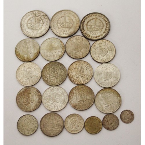 821 - Lot of silver Australian 50 cent coins together with two Australian crowns and German Reichmark etc