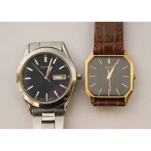 588 - Two vintage Seiko quartz wristwatches.