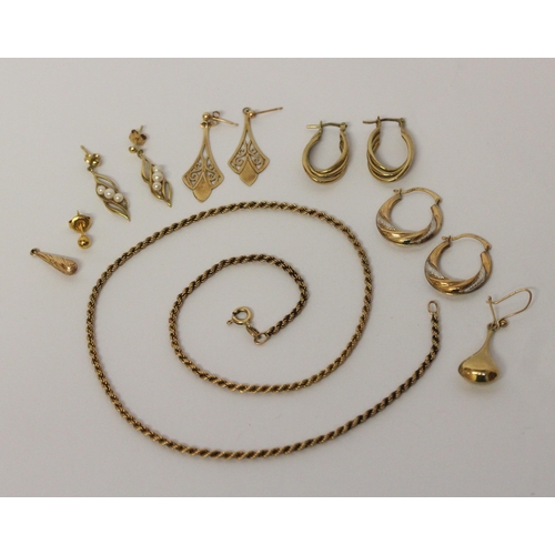 619 - A collection of modern 9ct yellow gold - rope chain necklace, four pairs of drop earrings, other odd... 