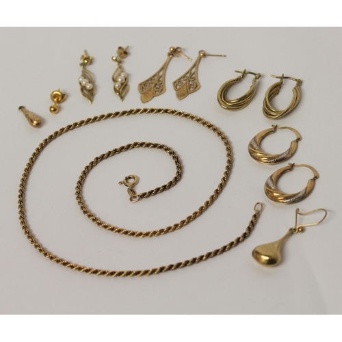 619 - A collection of modern 9ct yellow gold - rope chain necklace, four pairs of drop earrings, other odd... 