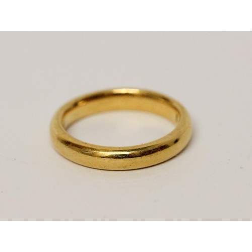 630 - A 22ct yellow gold wedding ring, size L, weight 6.2 grams