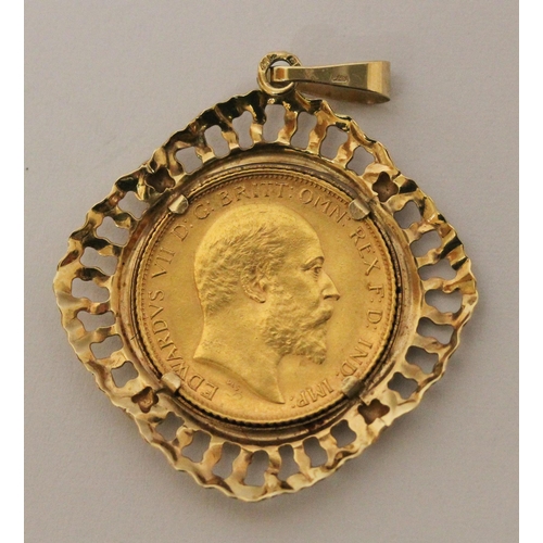 631 - 1903 Edward VII half gold sovereign, mounted as a pendant in 9ct yellow gold mount. Gross weight 5.7... 