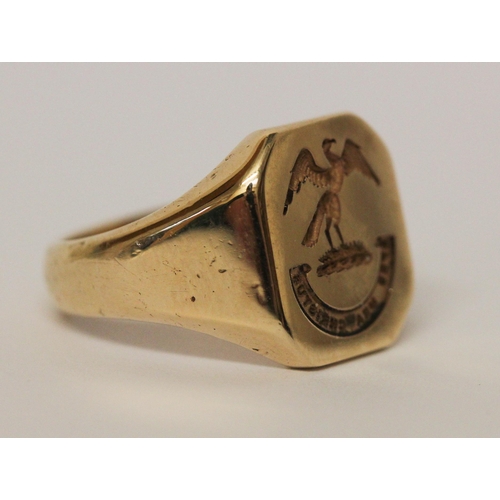 635 - A gold intaglio seal panel signet ring, hallmarked 9ct gold, ring size S, weight 10 g