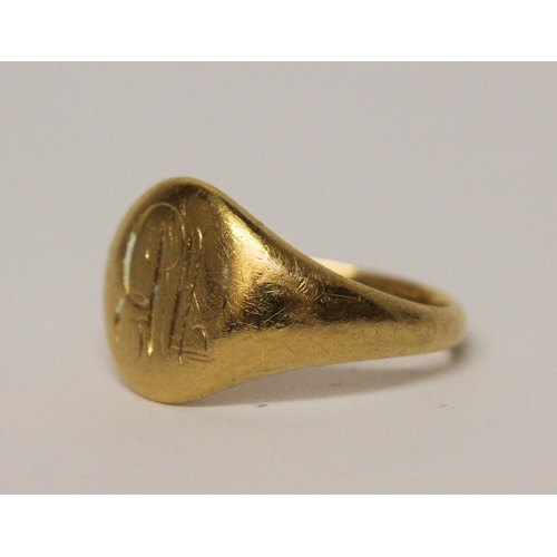 660 - Victorian 18ct yellow gold signet ring, with shallow engraved initials to the cartouche, hallmarked ... 