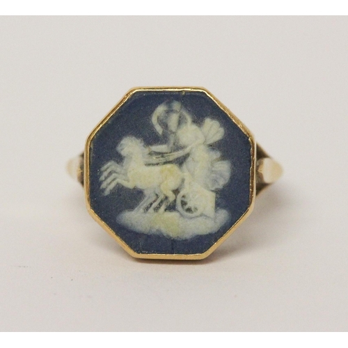 687 - Antique jasper panel ring, the octagonal porcelain panel set in 18ct yellow gold setting and band, s... 