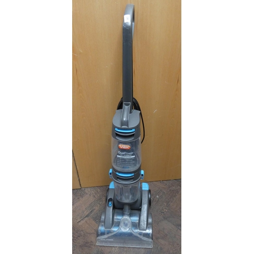 963 - A Vax upright carpet washer