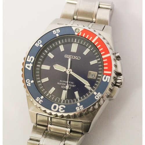 579 - Seiko - Gents Kinetic divers watch, 5M62-OA10, Pepsi red & blue bezel, with spare links, original bo... 