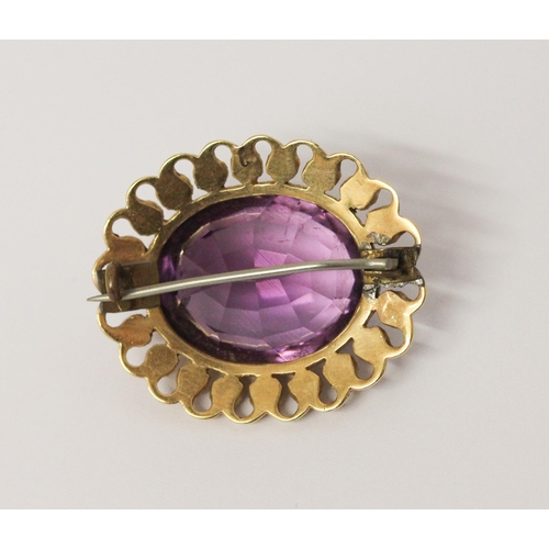 696 - An amethyst and pearl cluster oval brooch, in unmarked yellow gold frame. 30mm across, gross weight ... 