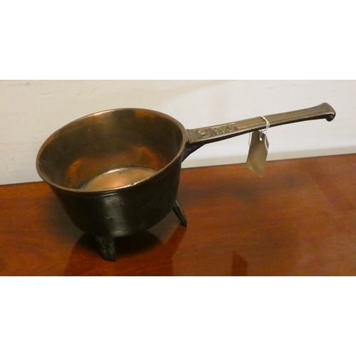 388 - Heavy antique copper melting pot style saucepan on three feet, handle marked 3WS