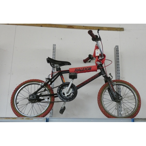 269 - An old child's Raleigh mini burner BMX bike