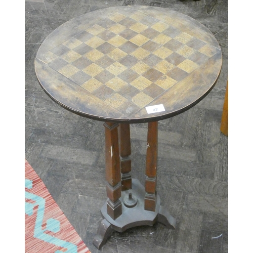 42 - Circular late Victorian occasional table with chess top, 18