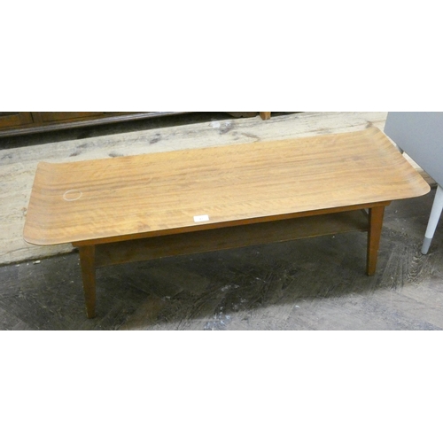 47 - A long modern walnut coffee table