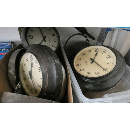 375 - A very large quantity of old electric and other clocks