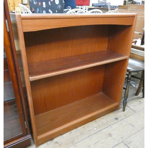 72 - A low 1980's teak open bookcase