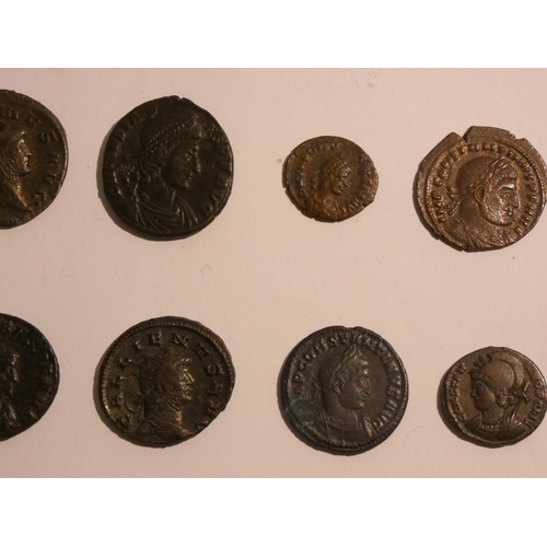 558 - A collection of 21 Roman coins in base silver and bronze, various emperor's from Antonius Pius to Co... 