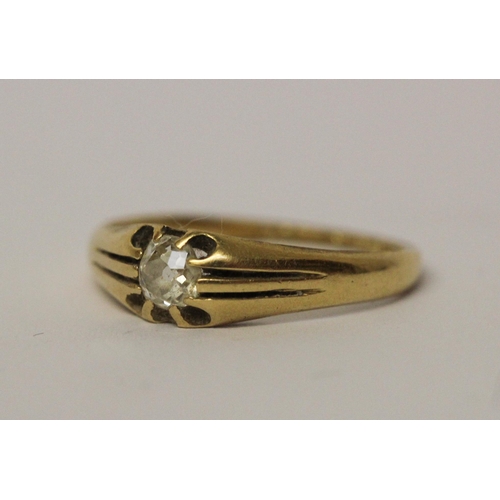 593 - Victorian 18ct yellow gold signet ring, claw set with an oval old cut diamond, hallmarked, ring size... 