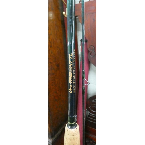 41 - An Orvis Trident TL 9' graphite fly rod with carrying case